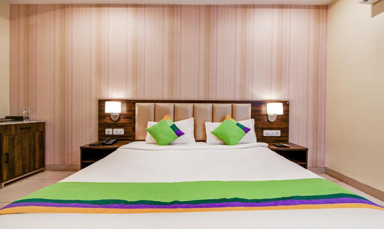 Hotel Treebo Trend Sindhura Grand Hyderabad Exterior foto