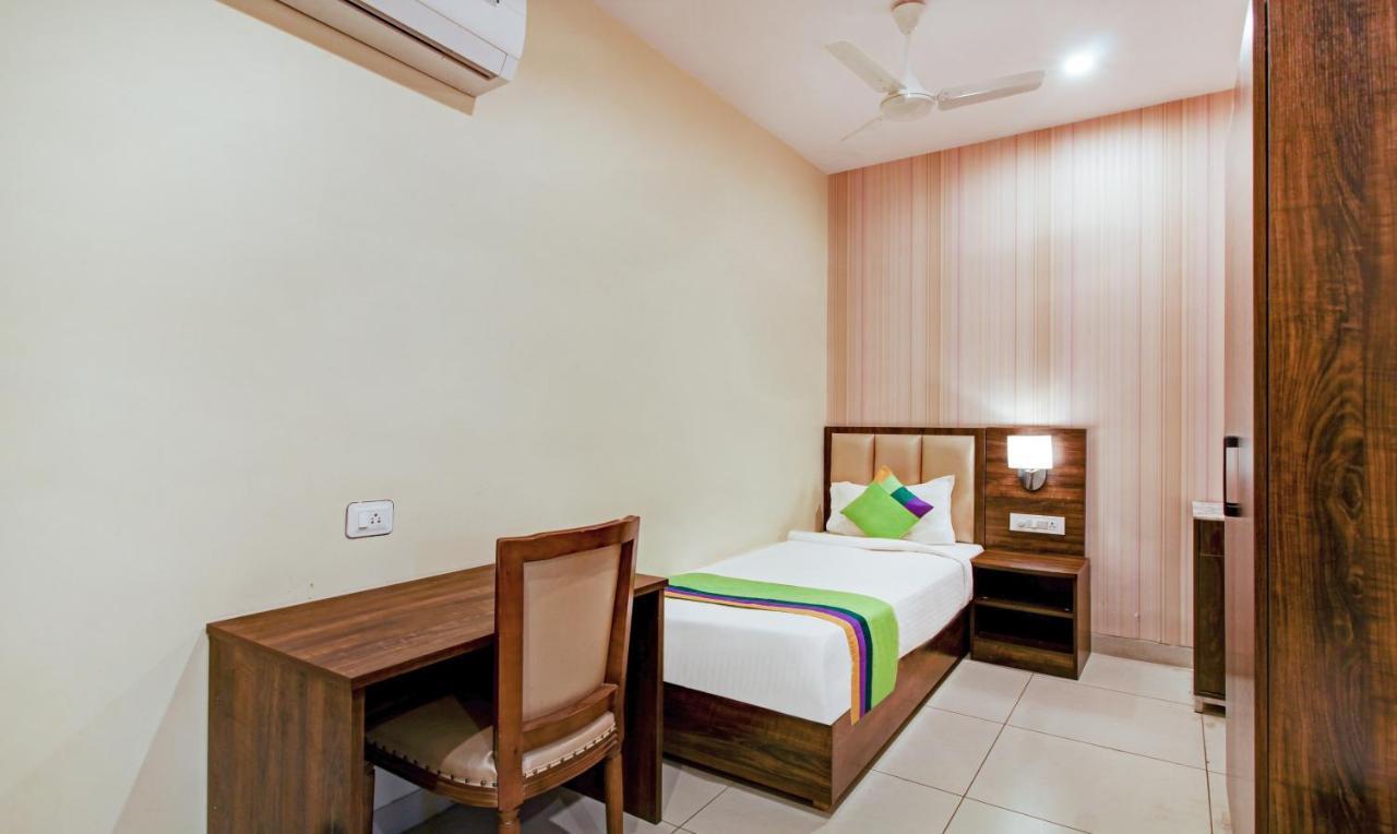 Hotel Treebo Trend Sindhura Grand Hyderabad Exterior foto